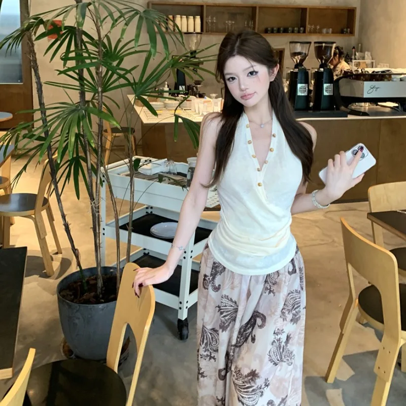 Cherries Color Backless Sleeveless Neck Hanging Top Women's Summer New Vintage Floral Wide Leg Pants Set Fashionable Women's ...
Cherries Color Backless Sleeveless Neck Hanging Top Women's Summer New Vintage Floral Wide Leg Pants Set Fashionable Women's ...