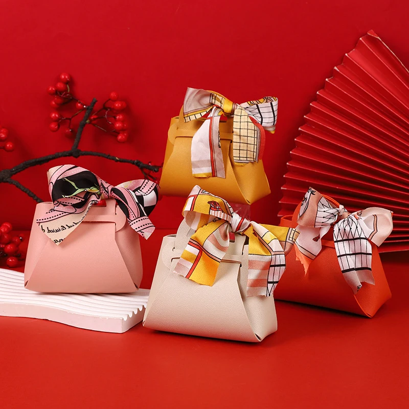 New Creative Leather Gift Handbag Portable Mini Candy Box With Ribbon For Party Wedding Returning Gifts Decoration
New Creative Leather Gift Handbag Portable Mini Candy Box With Ribbon For Party Wedding Returning Gifts Decoration
