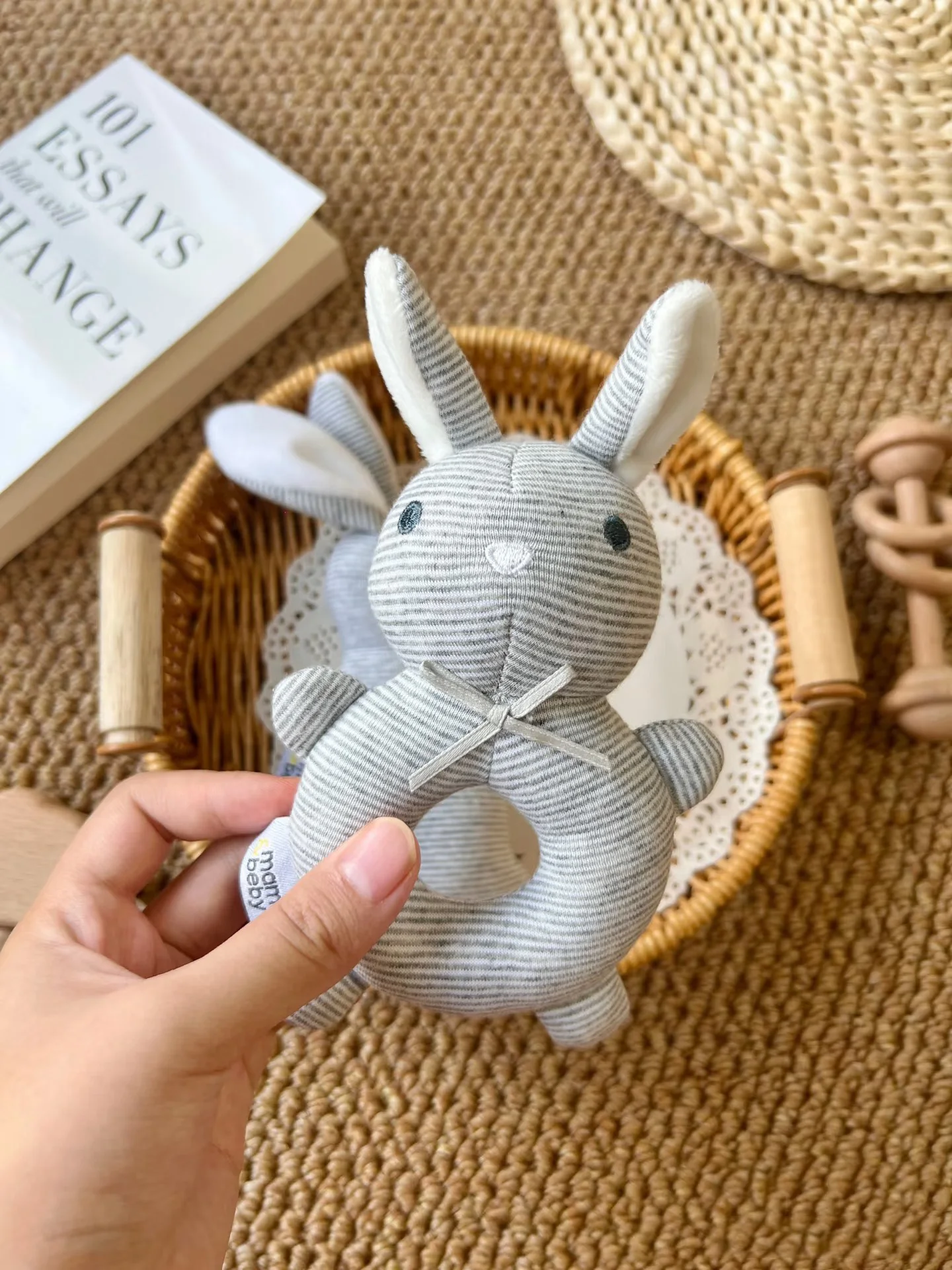 Baby hand rattle, rabbit BB stick, newborn grasping training hand stick, infant and toddler pacifier toy
Baby hand rattle, rabbit BB stick, newborn grasping training hand stick, infant and toddler pacifier toy
