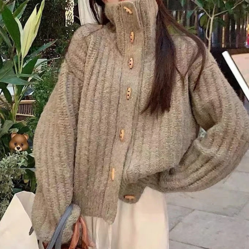 Lazy Style High Neck Sweater Women's Winter Retro Loose Warm Knit Sweater Versatile Jacket
Lazy Style High Neck Sweater Women's Winter Retro Loose Warm Knit Sweater Versatile Jacket