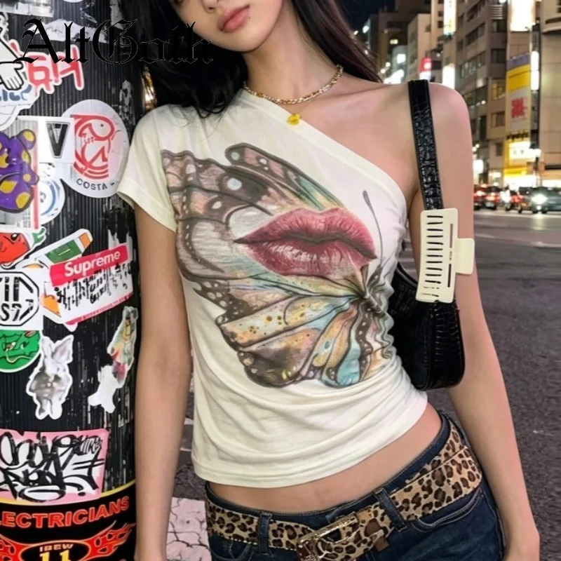 AltGoth Y2k E-girl T-shirt Women Mall Goth Streetwear Harajuku Punk Butterfly Printed Single-shoulder Short Sleeve Crop Tee Tops
AltGoth Y2k E-girl T-shirt Women Mall Goth Streetwear Harajuku Punk Butterfly Printed Single-shoulder Short Sleeve Crop Tee Tops
