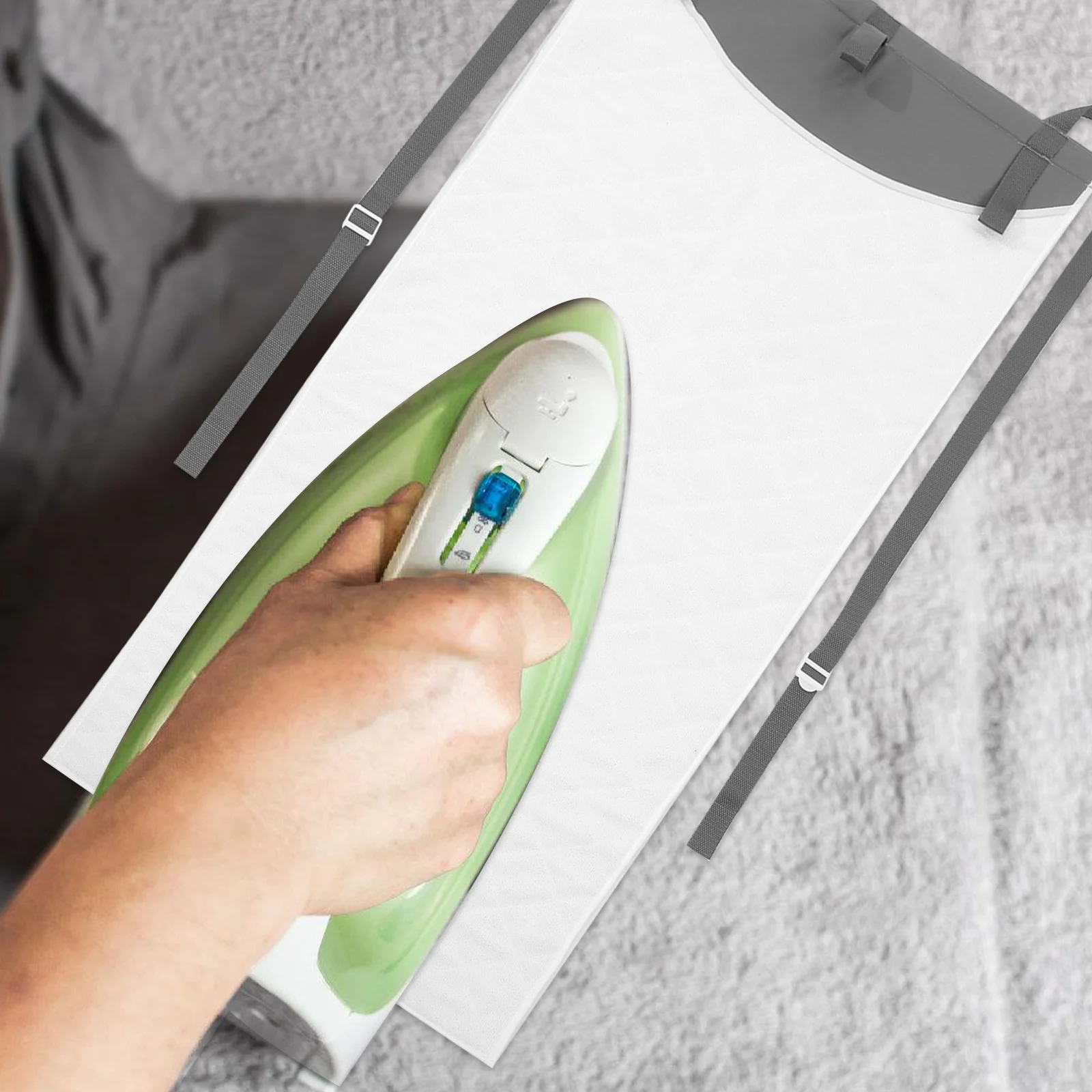 1pc Ironing Pad Heat Resistant Protective Mat Reusable Lightweight Household Ironing Mat See-Through Design Easy Clean
1pc Ironing Pad Heat Resistant Protective Mat Reusable Lightweight Household Ironing Mat See-Through Design Easy Clean