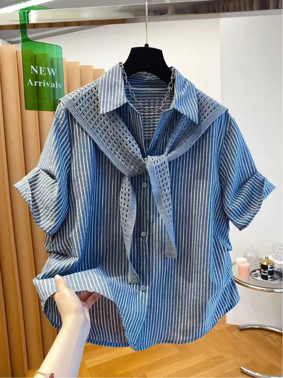 Summer Stripe Women's Short Sleeve Shirt And Shoulder Wrap Two Piece Set Korean Style Loose Fit Breathable Skin-Friendly
Summer Stripe Women's Short Sleeve Shirt And Shoulder Wrap Two Piece Set Korean Style Loose Fit Breathable Skin-Friendly