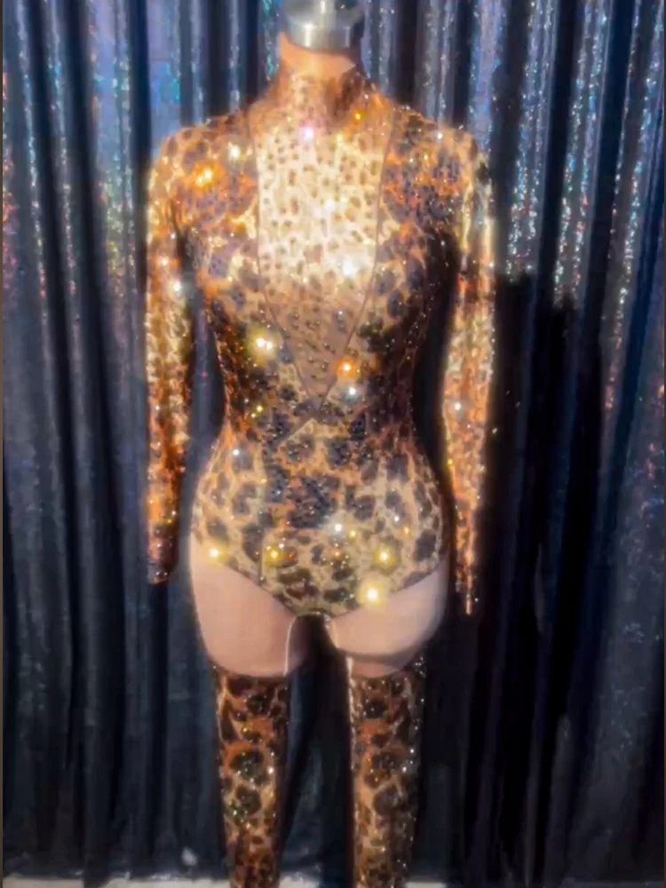 fashion Rhinestones Cheetah Print Women leotard club party birthday Stage Singer clothes festival jumpsuit Sparkly Long Sleeve
fashion Rhinestones Cheetah Print Women leotard club party birthday Stage Singer clothes festival jumpsuit Sparkly Long Sleeve
