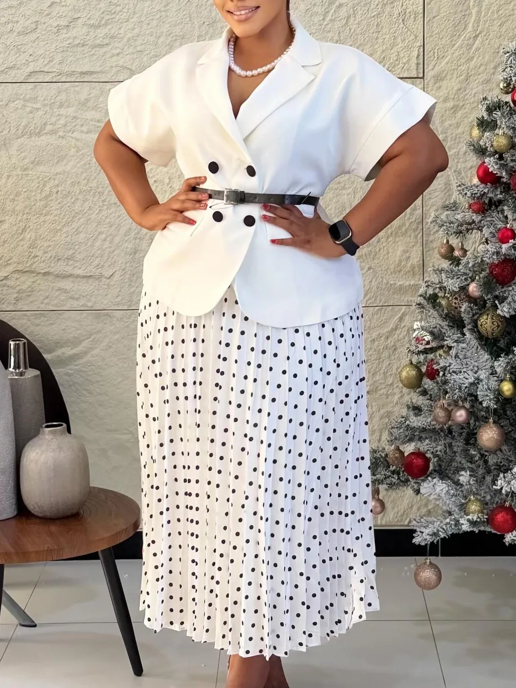 Women's Summer Formal Collar Suit Short-Sleeved Top Polka Dot Pleated Midi Skirt Set Elegant Business Casual Outfit
Women's Summer Formal Collar Suit Short-Sleeved Top Polka Dot Pleated Midi Skirt Set Elegant Business Casual Outfit