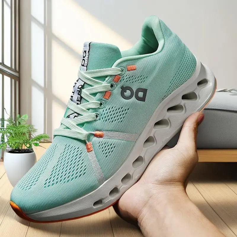 New fashionable and versatile casual sneakers for couples running shoes, casual canvas shoes
New fashionable and versatile casual sneakers for couples running shoes, casual canvas shoes