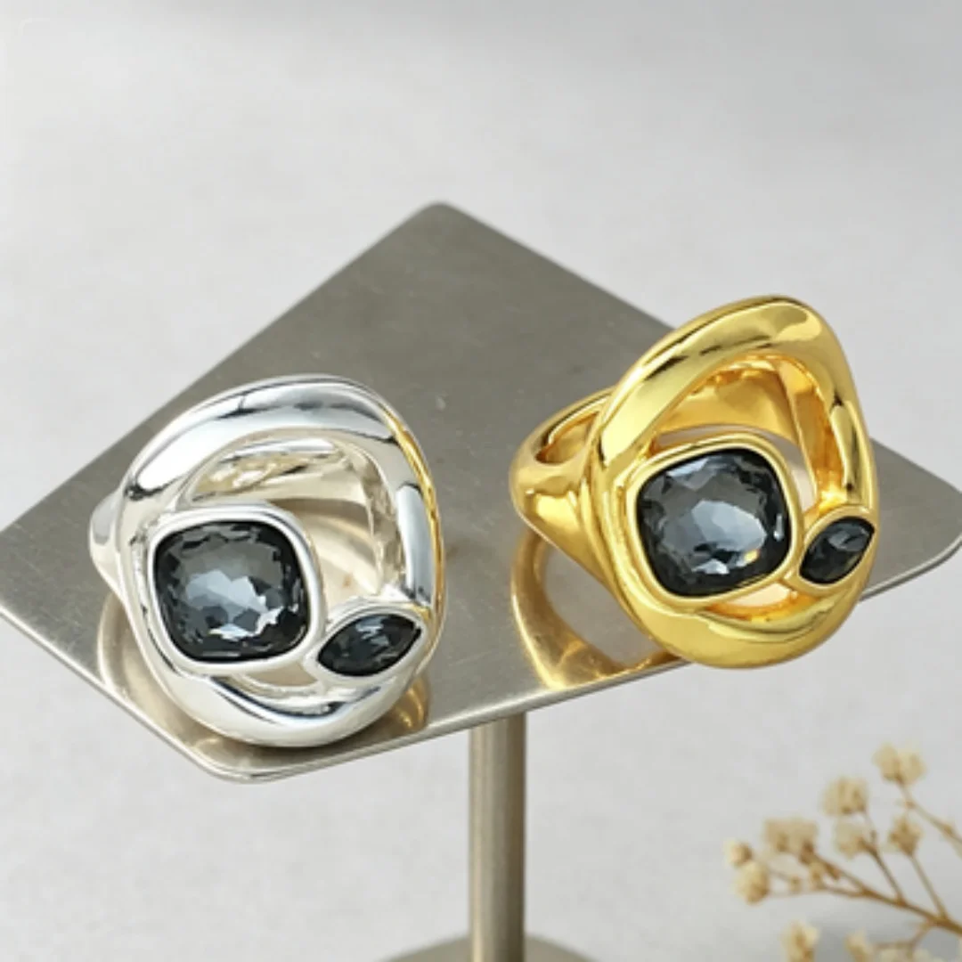 2026 Spain Exquisite and Unique Gold Silver Geometric Grey Crystal Ring, Women's Accessories, Giving Friends Birthday Gifts
2026 Spain Exquisite and Unique Gold Silver Geometric Grey Crystal Ring, Women's Accessories, Giving Friends Birthday Gifts