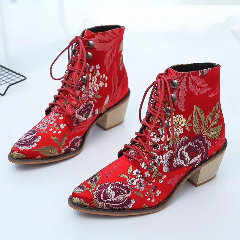 Quality Pointed-toe Embroidery Ethnic Boots Women Low-heel Pumps Platform Boots Modern Designer Boots 2026 Banquet Women Shoes
Quality Pointed-toe Embroidery Ethnic Boots Women Low-heel Pumps Platform Boots Modern Designer Boots 2026 Banquet Women Shoes