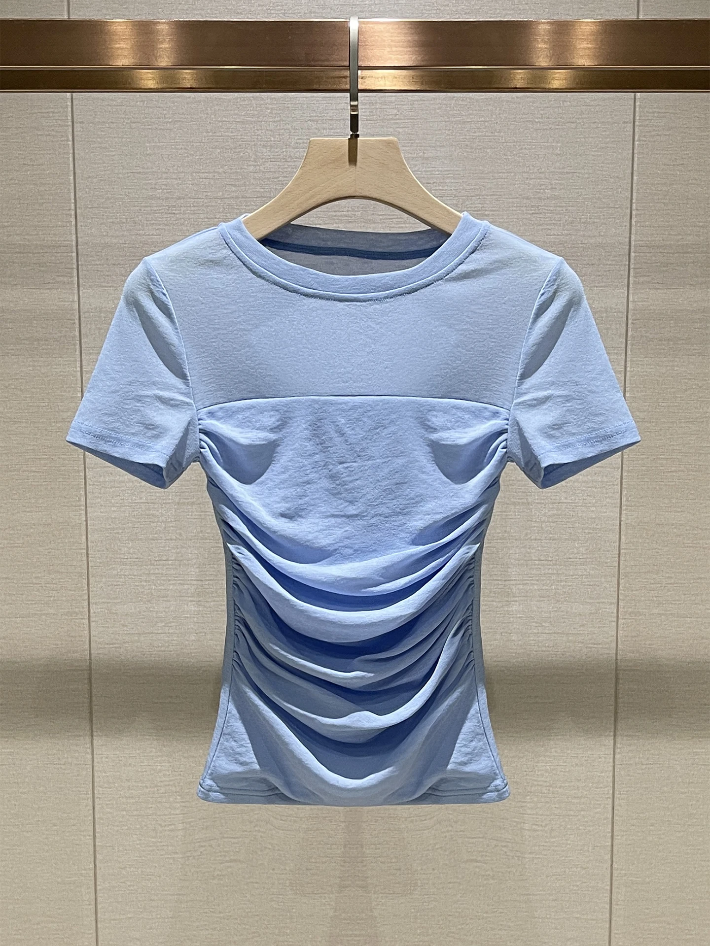 Синее приталенное женское базовое платье с круглым вырезом, плиссированное, класса люкс, антивозрастное, для повседневной носки, летнее, осеннее...
Синее приталенное женское базовое платье с круглым вырезом, плиссированное, класса люкс, антивозрастное, для повседневной носки, летнее, осеннее...