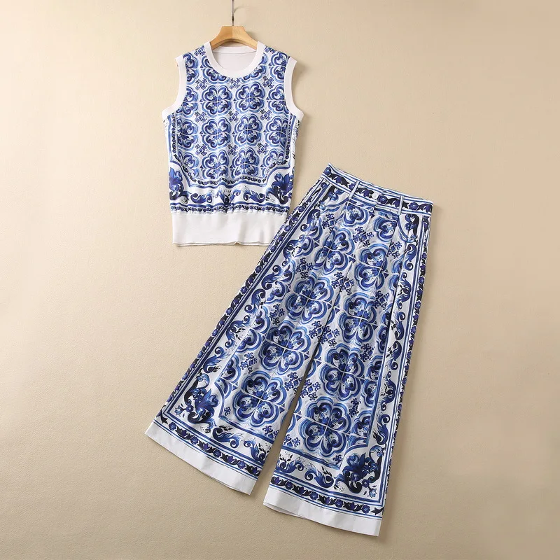 New European and American women's wear for winter 2022 Knit patchwork silk vest with blue print Wide-legged pants Fashion suits
New European and American women's wear for winter 2022 Knit patchwork silk vest with blue print Wide-legged pants Fashion suits