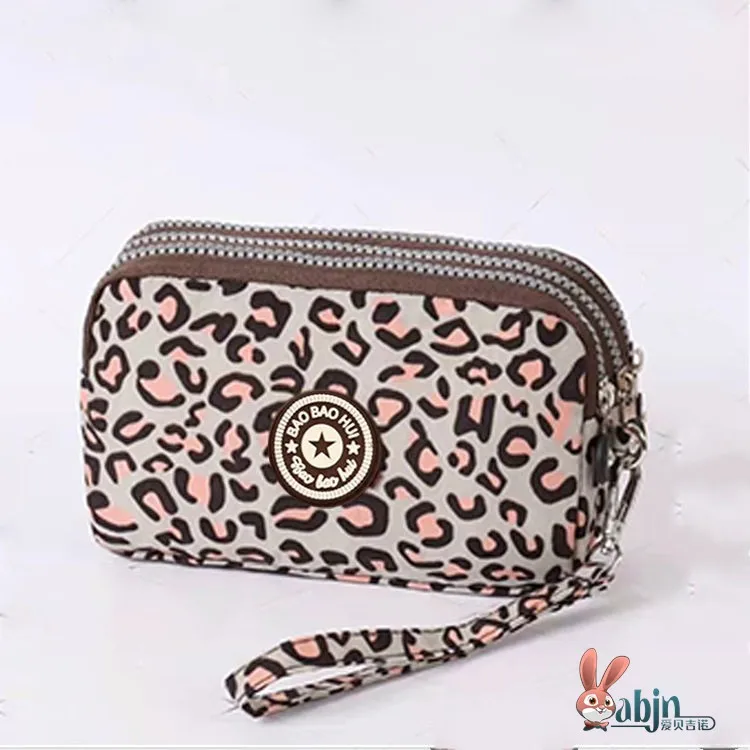 Slim Compact Women's Clutch Wallet Fashionable Ladies Handbag Sweet Lady Style Color Block Short Wallet Pure Color Design
Slim Compact Women's Clutch Wallet Fashionable Ladies Handbag Sweet Lady Style Color Block Short Wallet Pure Color Design