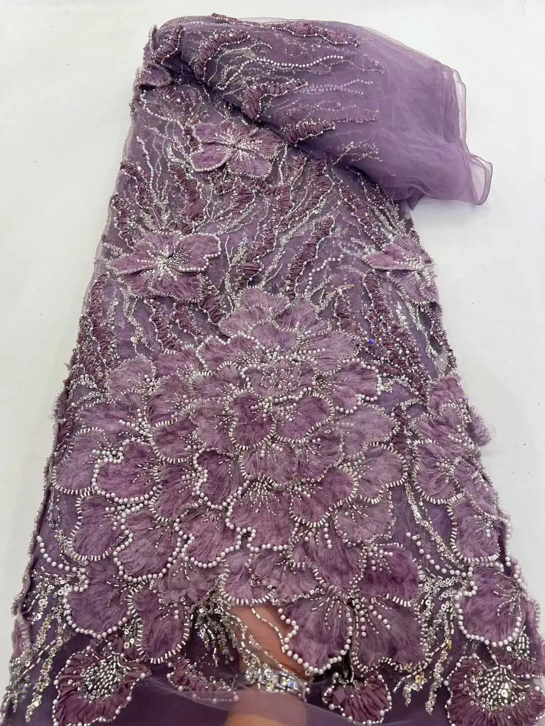 2026 Latest Nigerian 3D Flower Beaded Lace Fabric Hand Beaded Lace Fabric Luxury French Embroidery Beads Lace Fabric For Wedding
2026 Latest Nigerian 3D Flower Beaded Lace Fabric Hand Beaded Lace Fabric Luxury French Embroidery Beads Lace Fabric For Wedding