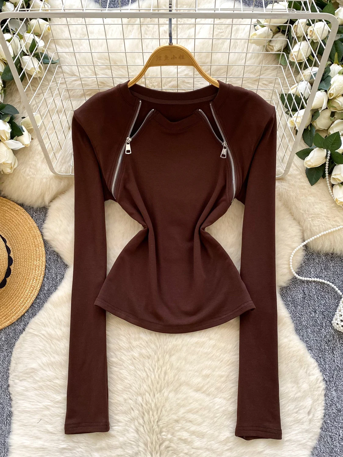 Women's Brown O-Neck T-shirt Aesthetic Y2k Gyaru Tee Top 2000s Vintage Fashion Long Sleeve Basic T-shirts Clothes Spring Autumn
Women's Brown O-Neck T-shirt Aesthetic Y2k Gyaru Tee Top 2000s Vintage Fashion Long Sleeve Basic T-shirts Clothes Spring Autumn