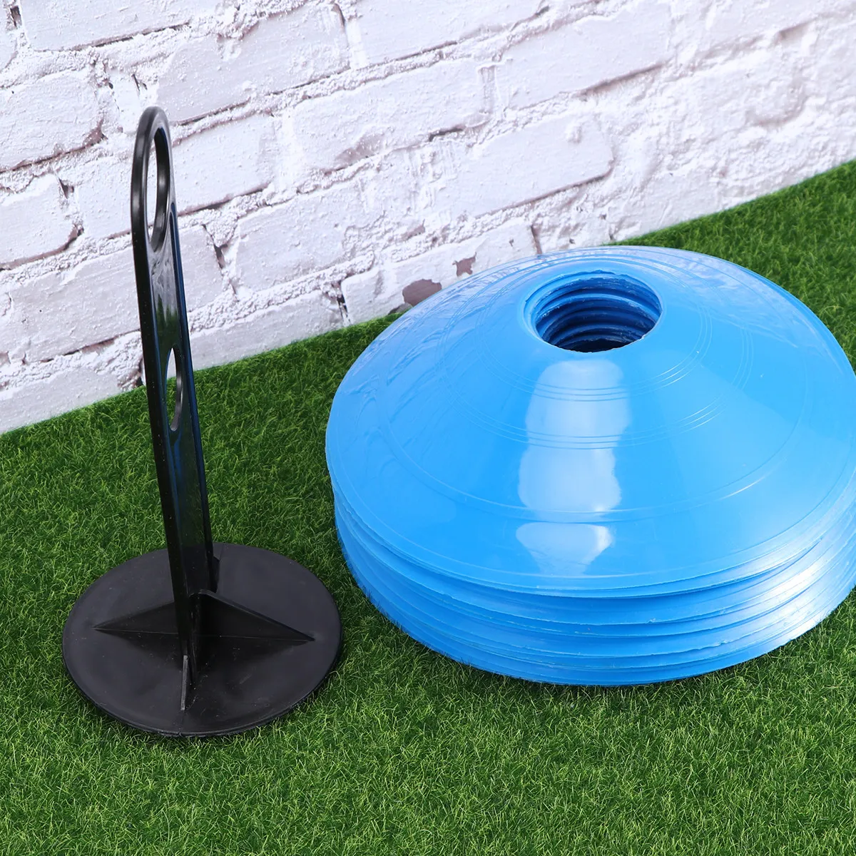 26Pcs Football Training Marker Plates Blue Discs Black Rack Football Practice Cones Soccer Training Equipment Drills
26Pcs Football Training Marker Plates Blue Discs Black Rack Football Practice Cones Soccer Training Equipment Drills