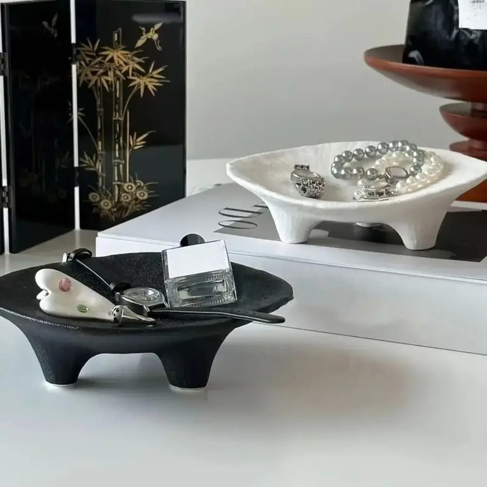 Ceramic Jewelry Storage Tray Irregular Creative Three Legged Tray Multi-Function Portable Aromatherapy Candle Stand Kitchen
Ceramic Jewelry Storage Tray Irregular Creative Three Legged Tray Multi-Function Portable Aromatherapy Candle Stand Kitchen