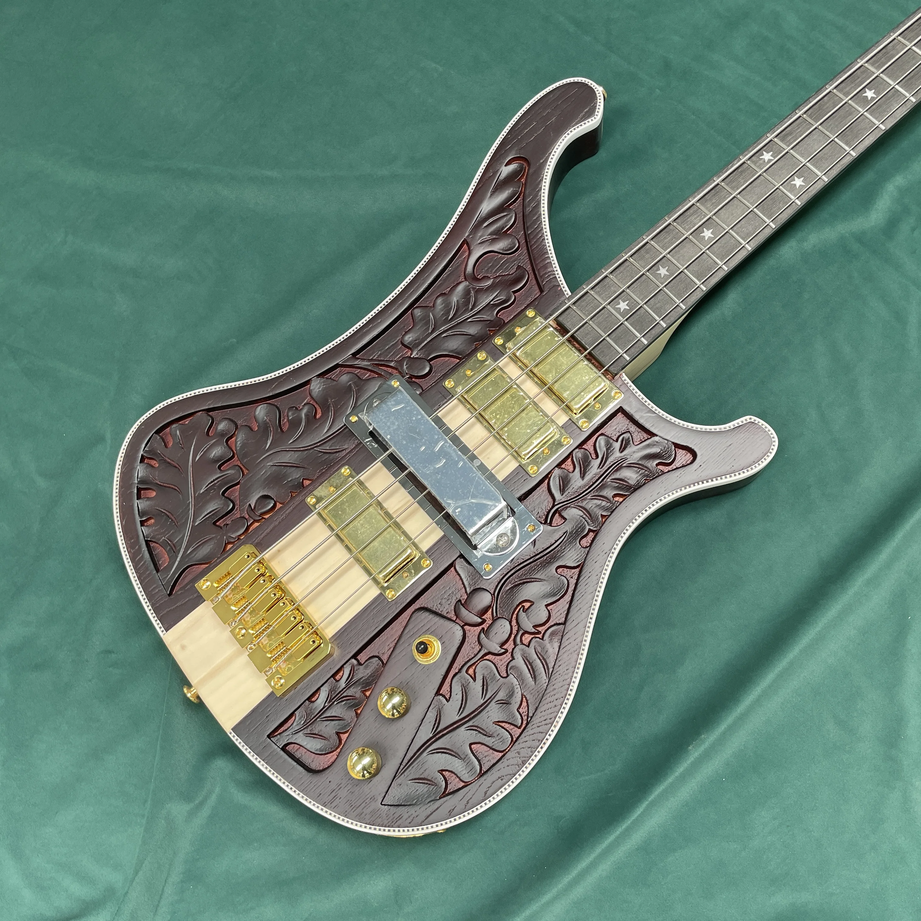4-string electric bass guitar, hand-carved mahogany body with gold hardware guitars, advanced for rock and funkguitarra
4-string electric bass guitar, hand-carved mahogany body with gold hardware guitars, advanced for rock and funkguitarra
