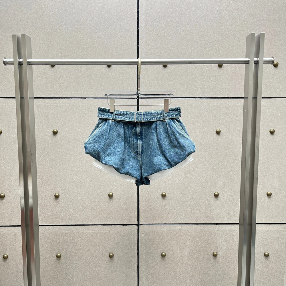 2026 New Women High Waist Denim Shorts with Belt Pleated Loose Wide Leg Casual Summer Shorts for Ladies Streetwear
2026 New Women High Waist Denim Shorts with Belt Pleated Loose Wide Leg Casual Summer Shorts for Ladies Streetwear