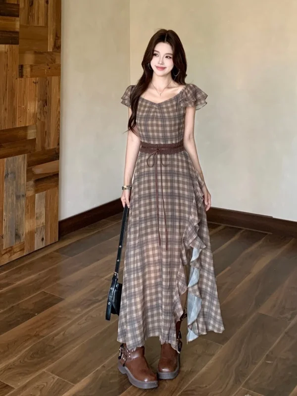 plus Size Retro Plaid Short Sleeve Dress Slimming Waist Design Asymmetrical Long Skirt Commute Style Korean Version A-Line Dress
plus Size Retro Plaid Short Sleeve Dress Slimming Waist Design Asymmetrical Long Skirt Commute Style Korean Version A-Line Dress