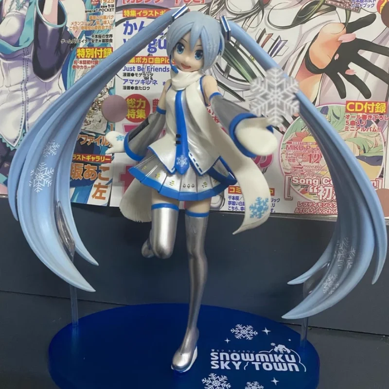 Original Luminasta Hatsune Miku Anime Figures Miku Snow Future Sky Town Kawaii Action Figure Ornament Toys Collectible Model
Original Luminasta Hatsune Miku Anime Figures Miku Snow Future Sky Town Kawaii Action Figure Ornament Toys Collectible Model