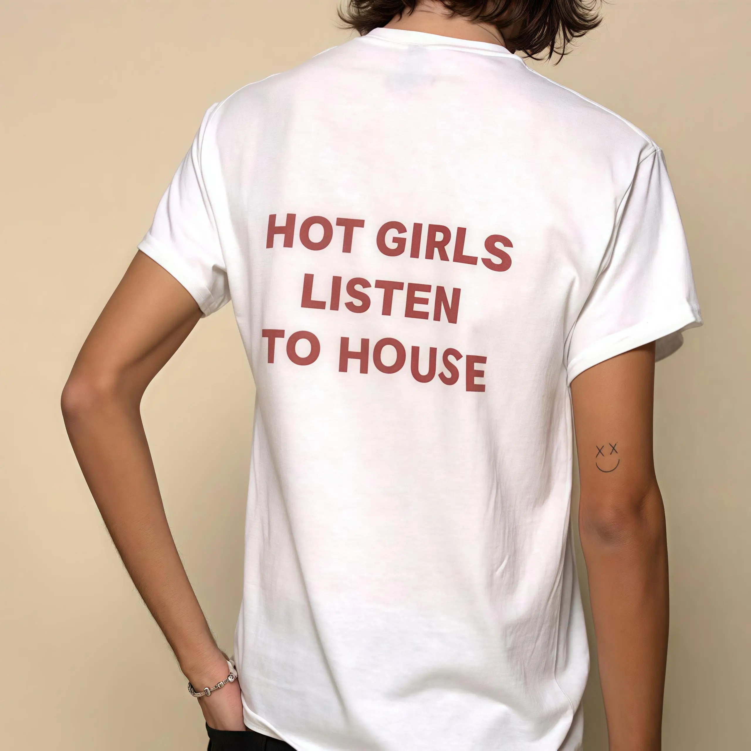 Hot Girls Listen to House Music T-Shirt, Funny Hip Hop Slogan Tee, Unisex Electronic Dance Music Top, Streetwear Party Gift
Hot Girls Listen to House Music T-Shirt, Funny Hip Hop Slogan Tee, Unisex Electronic Dance Music Top, Streetwear Party Gift