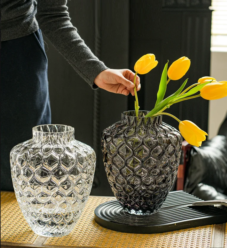 Creative Transparent Wrinkle Glass Vase Desk Decoration Flower Arrangement Hydroponics Flower Pots Floral Vases Modern Decor
Creative Transparent Wrinkle Glass Vase Desk Decoration Flower Arrangement Hydroponics Flower Pots Floral Vases Modern Decor