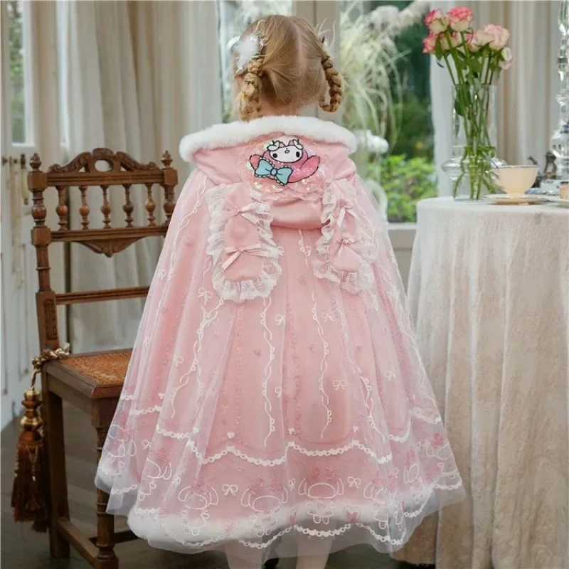Kawaii My Melody, детский зимний бархатный утепленный теплый сетчатый плащ с бантом для девочек, мягкий толстый осенне-зимний праздничный свитер с капюшоном, пальто
Kawaii My Melody, детский зимний бархатный утепленный теплый сетчатый плащ с бантом для девочек, мягкий толстый осенне-зимний праздничный свитер с капюшоном, пальто