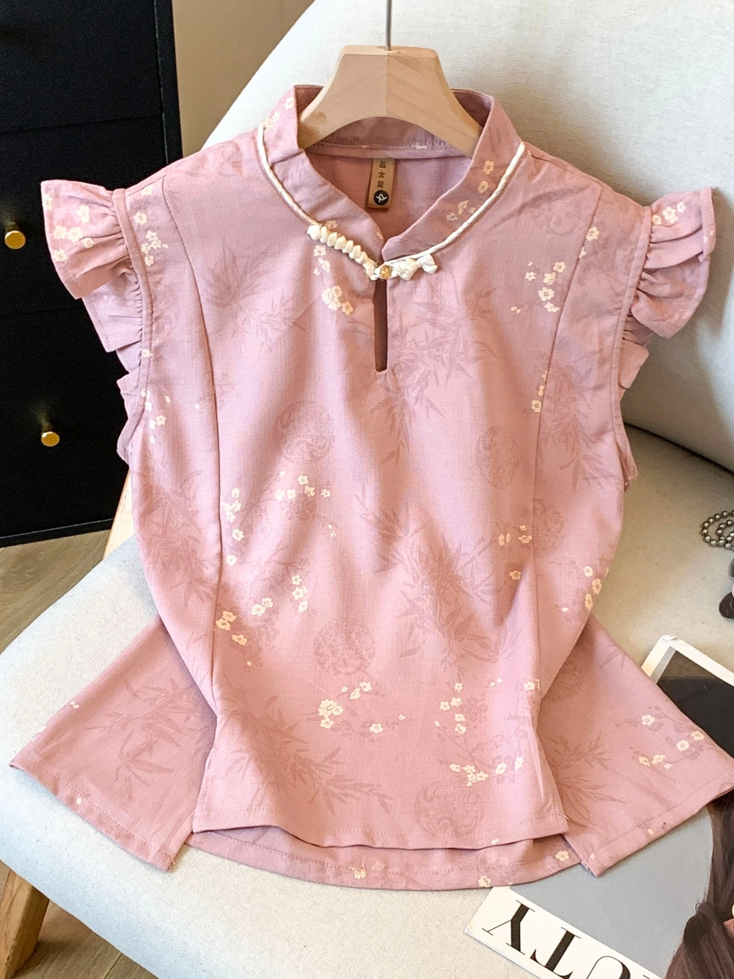 New Chinese Style Women's Shirt Vest Summer Slim Fit No Sleeve Stand Collar Breathable Comfortable Flying Sleeve Traditional ...
New Chinese Style Women's Shirt Vest Summer Slim Fit No Sleeve Stand Collar Breathable Comfortable Flying Sleeve Traditional ...