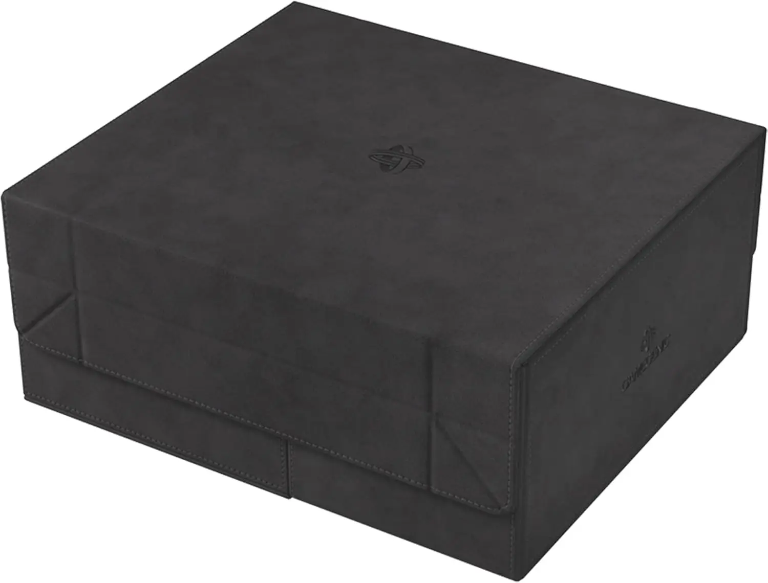 Convertible Deck Box Holds 600+ Double-Sleeved Cards, Premium Protector with Nexofyber Surface in Black
Convertible Deck Box Holds 600+ Double-Sleeved Cards, Premium Protector with Nexofyber Surface in Black