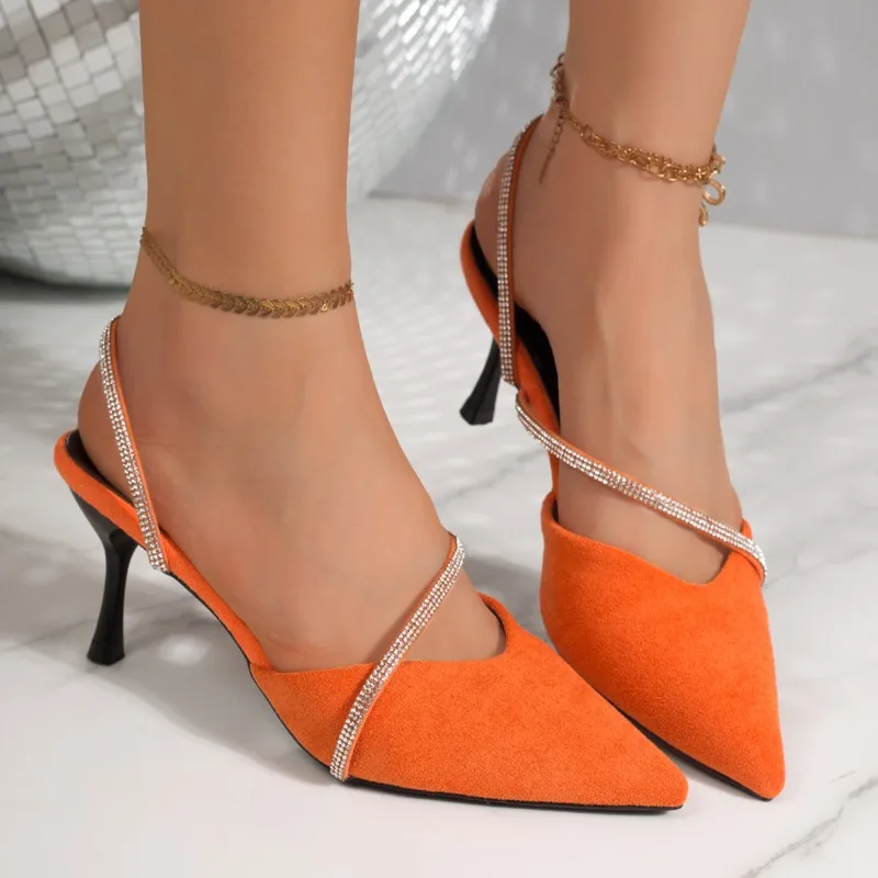 Fairy Feng Rhinestone Baotou Sandals 2026 Summer New Versatile Stiletto Pointed Toe One Buckle High Heel Slippers
Fairy Feng Rhinestone Baotou Sandals 2026 Summer New Versatile Stiletto Pointed Toe One Buckle High Heel Slippers
