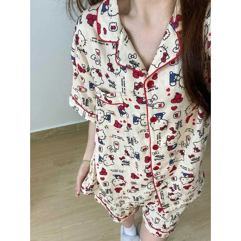 Summer new white lapel cute cartoon HelloKitty printed pajamas women's short-sleeved shorts loungewear two-piece set
Summer new white lapel cute cartoon HelloKitty printed pajamas women's short-sleeved shorts loungewear two-piece set