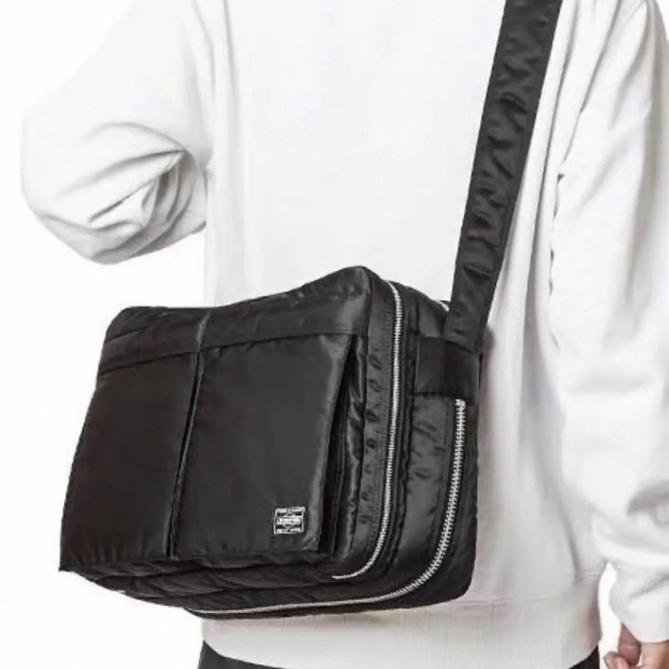 Men's Large Capacity Crossbody Bag: Versatile, Niche Design Aesthetic Shoulder Bag
Men's Large Capacity Crossbody Bag: Versatile, Niche Design Aesthetic Shoulder Bag