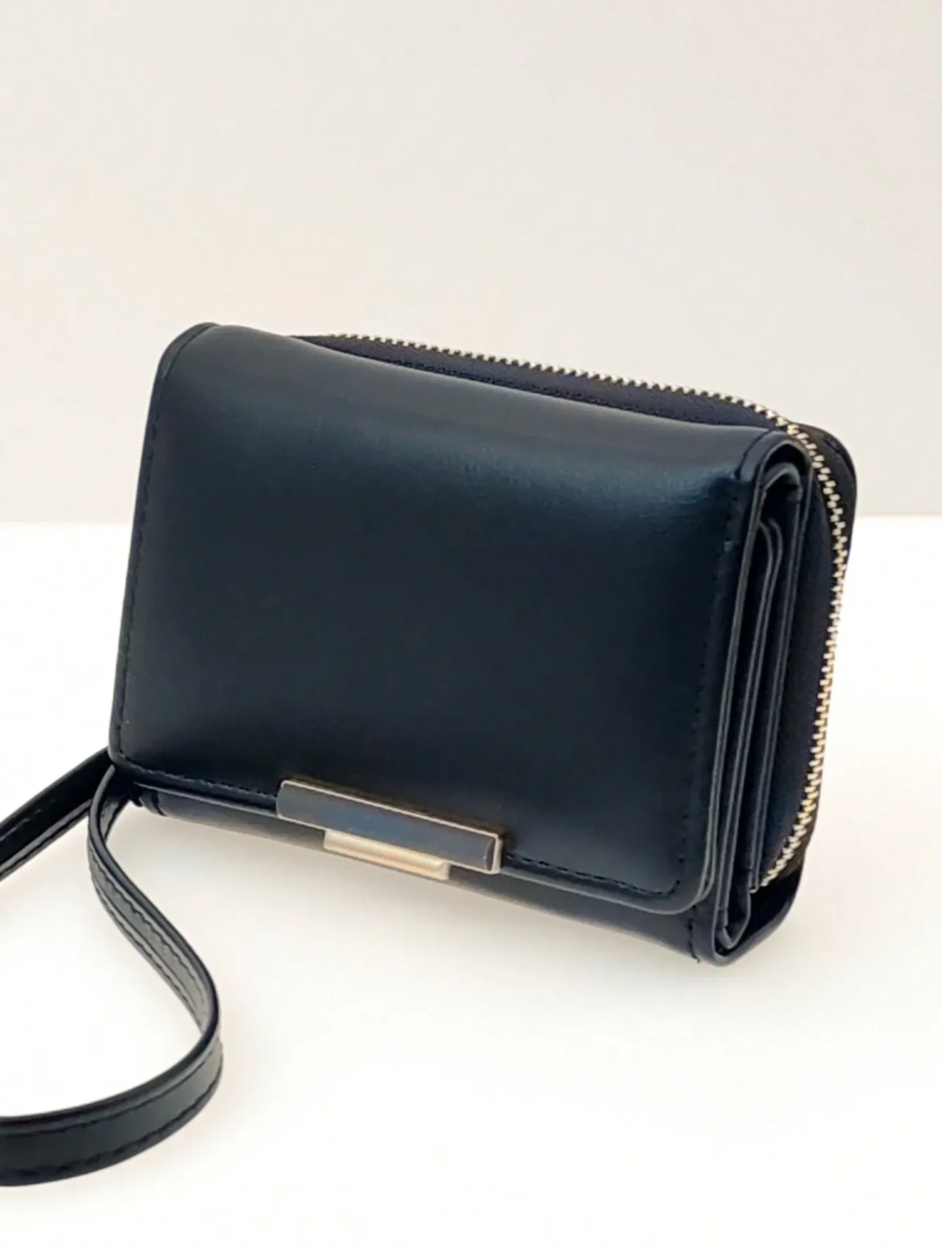 MINGYOU Short Tri-Fold Handbag Wallet PU Leather Women's Multifunctional Wallet With Zipper Large Capacity Coin Purse Card Holde
MINGYOU Short Tri-Fold Handbag Wallet PU Leather Women's Multifunctional Wallet With Zipper Large Capacity Coin Purse Card Holde