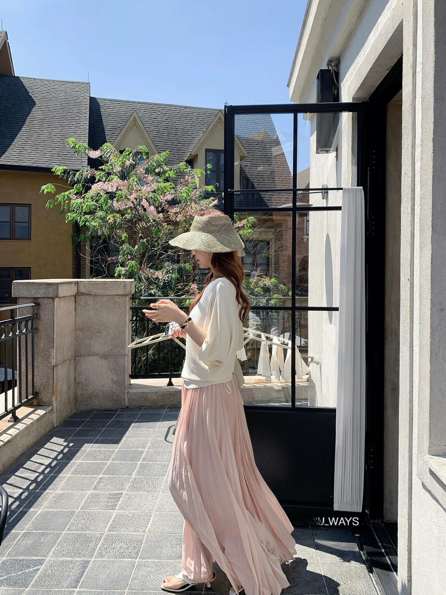AeoAlways Gentle Pleated High Waist Midi Skirt Women Summer Soft Flowing Skirts Polyester Fabric Elastic Waist Skirts
AeoAlways Gentle Pleated High Waist Midi Skirt Women Summer Soft Flowing Skirts Polyester Fabric Elastic Waist Skirts