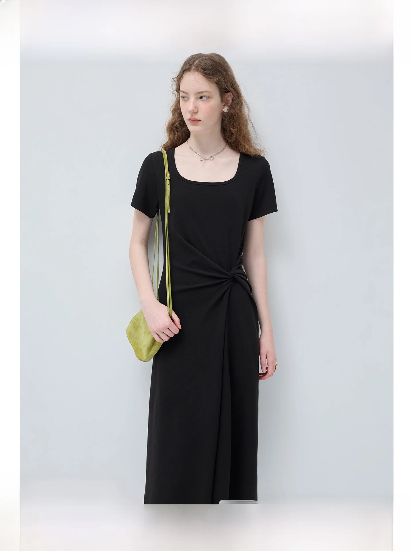 Elegant plus Size Women's Dress Slimming Waist Design Square Neck Long Summer Commute Dress for Plump Ladies
Elegant plus Size Women's Dress Slimming Waist Design Square Neck Long Summer Commute Dress for Plump Ladies