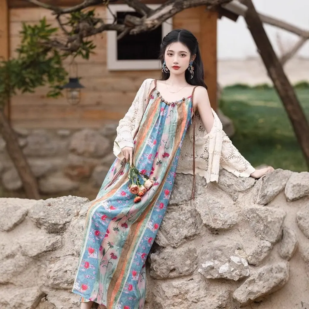 Женский дорожный костюм Юньнань в этническом стиле, китайская национальная одежда, фотография, картина маслом, платье на бретельках, комплект кардигана 
Женский дорожный костюм Юньнань в этническом стиле, китайская национальная одежда, фотография, картина маслом, платье на бретельках, комплект кардигана