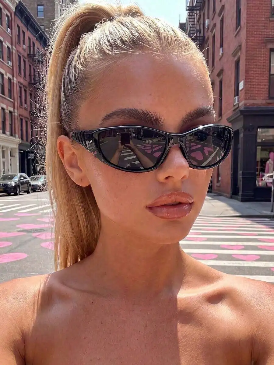 Womens Futuristic Y2K Style Cat Eye Sunglasses Retro Chic Street Fashion
Womens Futuristic Y2K Style Cat Eye Sunglasses Retro Chic Street Fashion