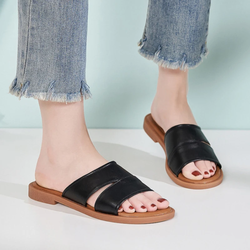 New Simple, Comfortable Breathable Fashionable And Versatile Solid Color Light Comfortable Slippers For Women Flat Soft Leather
New Simple, Comfortable Breathable Fashionable And Versatile Solid Color Light Comfortable Slippers For Women Flat Soft Leather