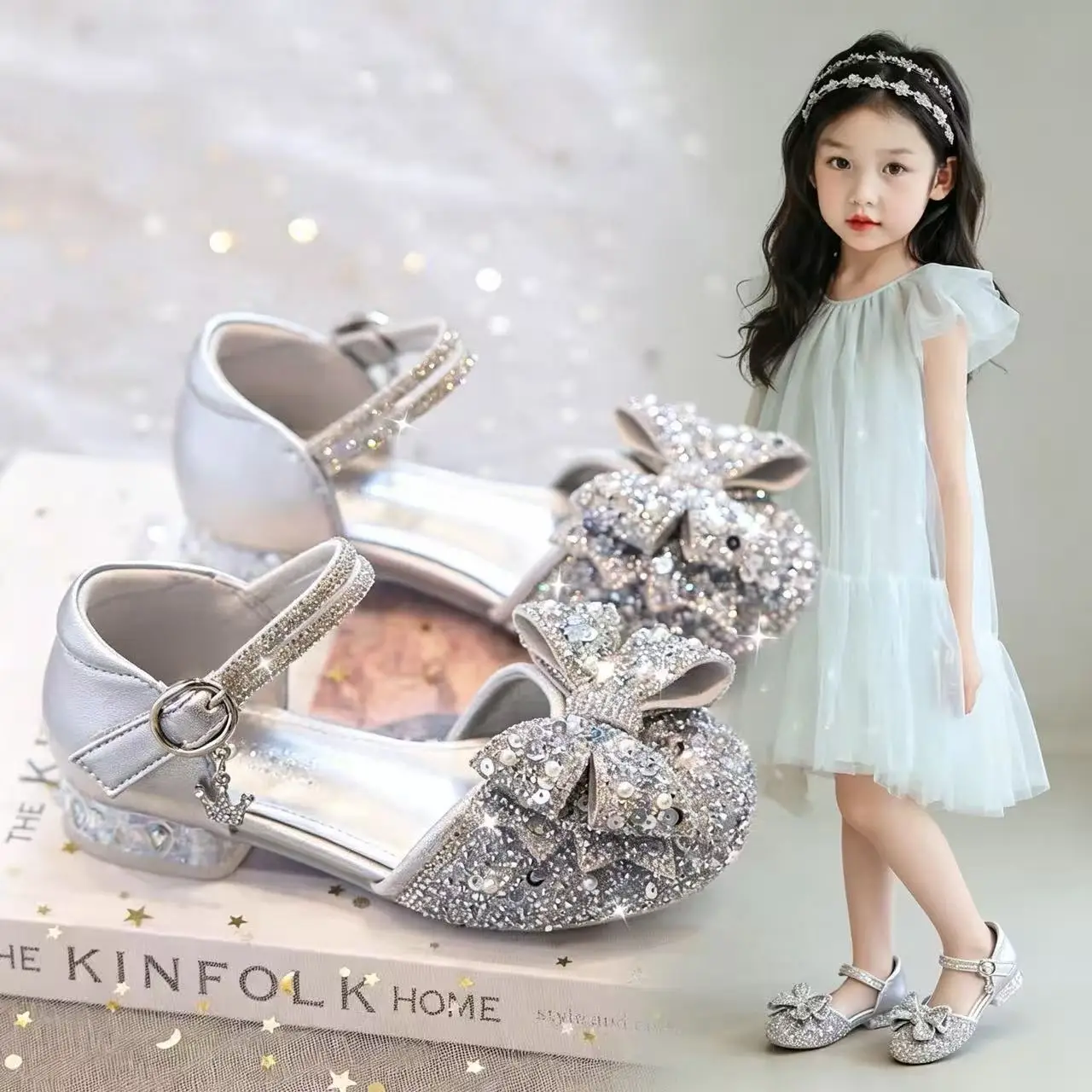 Girls Sparkly Sequins Sandals with Big Bow 2026 New Summer Kids Strappy Dress Shoes Non-slip Trendy Princess Party Wedding Flats
Girls Sparkly Sequins Sandals with Big Bow 2026 New Summer Kids Strappy Dress Shoes Non-slip Trendy Princess Party Wedding Flats