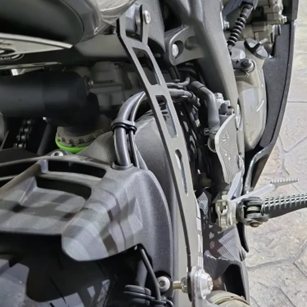 For KAWASAKI ZX6R 2009-2025 2024 2023 ZX-6R ZX636 ZX10R ZX-10R Exhaust Hanger Bracket Muffler Exhaust Hanger Holder Modification
For KAWASAKI ZX6R 2009-2025 2024 2023 ZX-6R ZX636 ZX10R ZX-10R Exhaust Hanger Bracket Muffler Exhaust Hanger Holder Modification