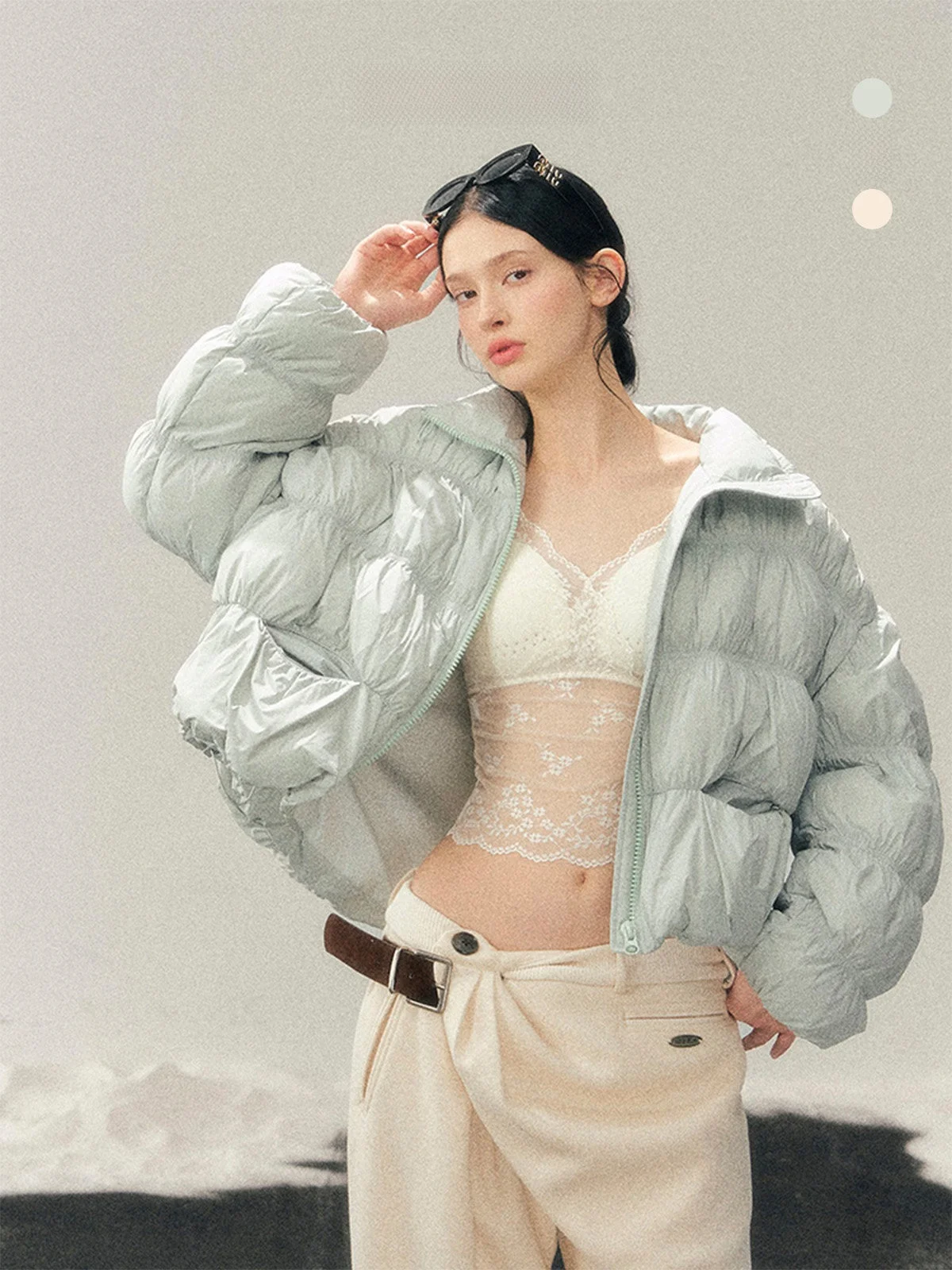 Aomalm женское или легкое трендовое белое пальто Du down Jaet, повседневное пальто из нейлоновой ткани, 90% пуха, заполнение, стандартная посадка
Aomalm женское или легкое трендовое белое пальто Du down Jaet, повседневное пальто из нейлоновой ткани, 90% пуха, заполнение, стандартная посадка