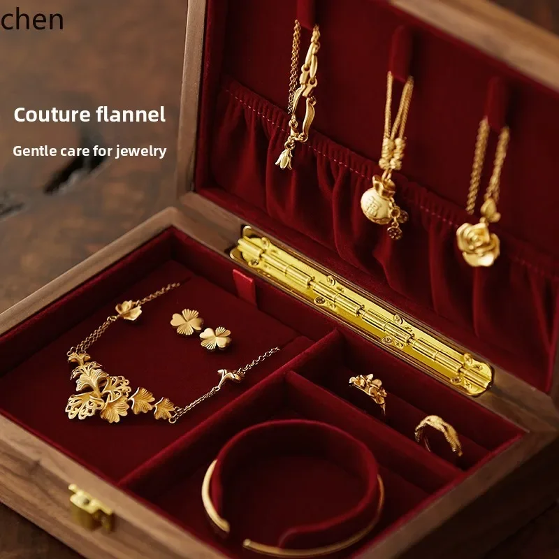 gold jewelry box, stud earrings, necklace, jewelry storage box, high-end exquisite wedding engagement gift
gold jewelry box, stud earrings, necklace, jewelry storage box, high-end exquisite wedding engagement gift
