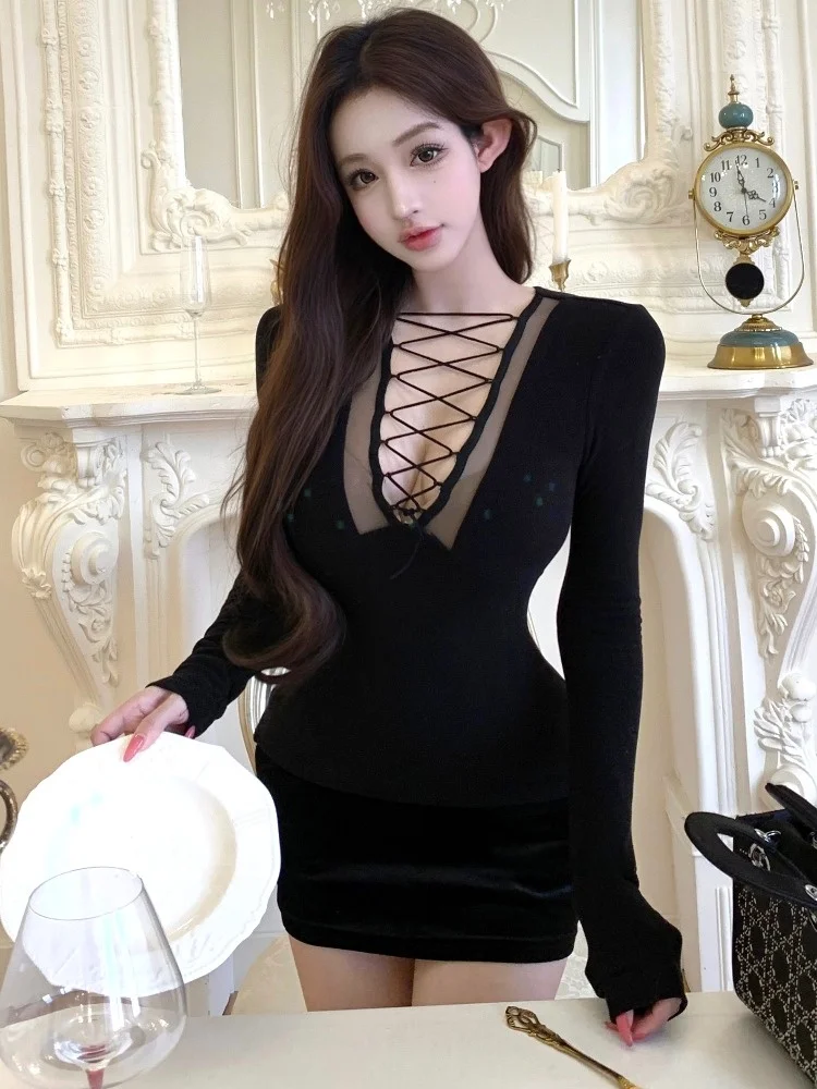 Velvet Semi-skirt Sexy Black Lace Splicing Cross Tie V-neck Tulle Base Top Winter Commute Korean Style Slim Fit Long Sleeve
Velvet Semi-skirt Sexy Black Lace Splicing Cross Tie V-neck Tulle Base Top Winter Commute Korean Style Slim Fit Long Sleeve