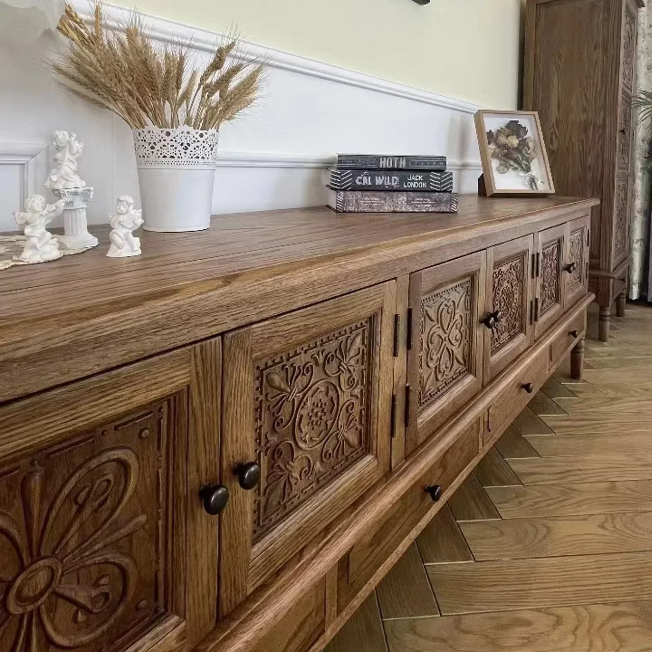 Nordic country solid wood carving flower TV cabi net combination re tro past oral oak livi ng ro om stora ge
Nordic country solid wood carving flower TV cabi net combination re tro past oral oak livi ng ro om stora ge