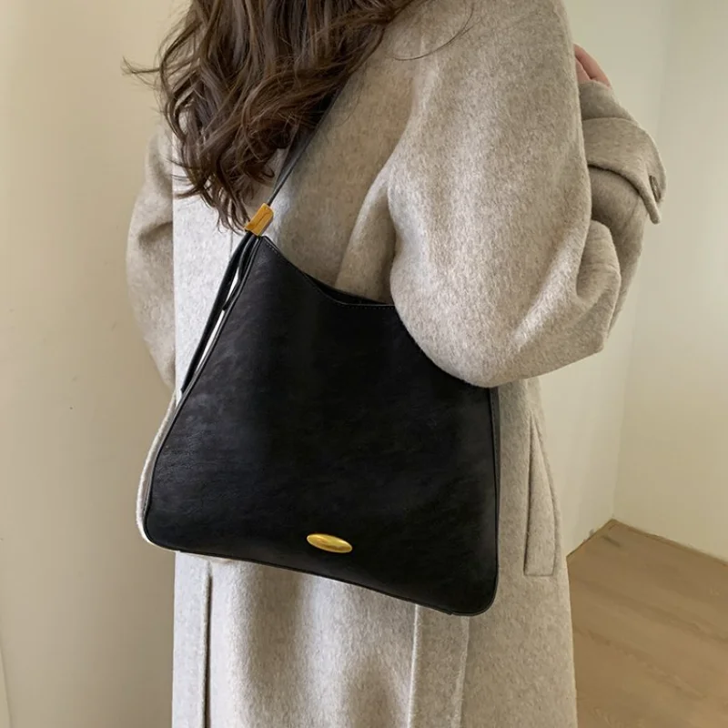 Women's Everyday Style Suede Leather Bucket Shoulder Bag, for Work, Travel, Daily Commute, Shopping & Casual Street Style
Women's Everyday Style Suede Leather Bucket Shoulder Bag, for Work, Travel, Daily Commute, Shopping & Casual Street Style