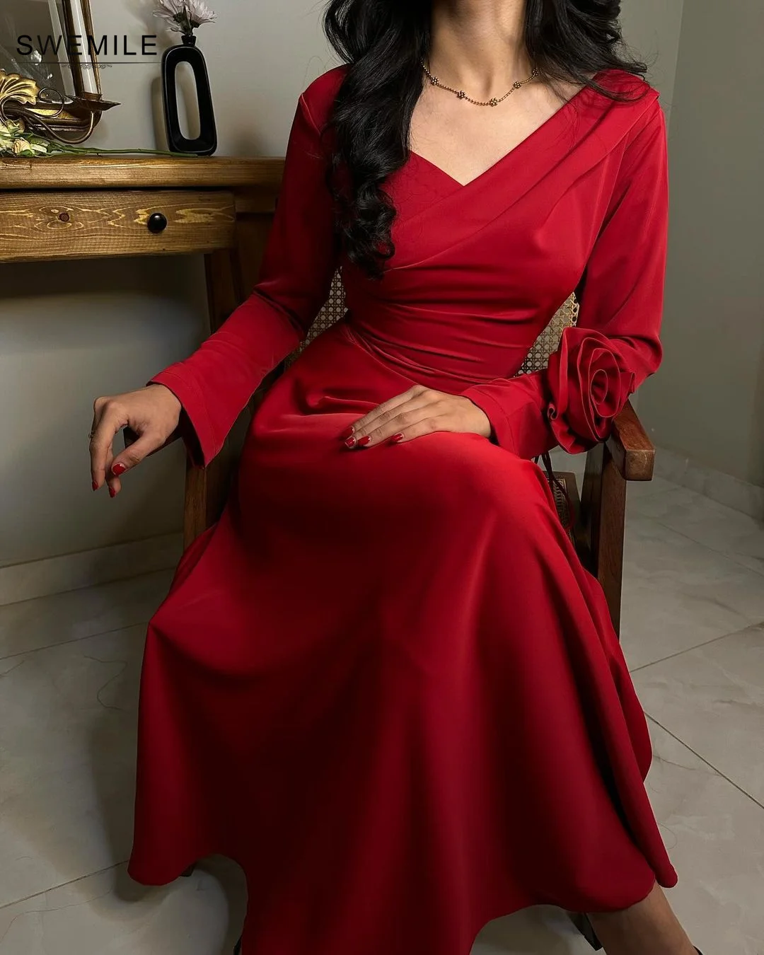 SWEMILE A-Line V-Neck Floor-Length Zipper Up Long Sleeves Elegant Party Dresses For Women 2024 Women'S Evening Dresses Party
SWEMILE A-Line V-Neck Floor-Length Zipper Up Long Sleeves Elegant Party Dresses For Women 2024 Women'S Evening Dresses Party