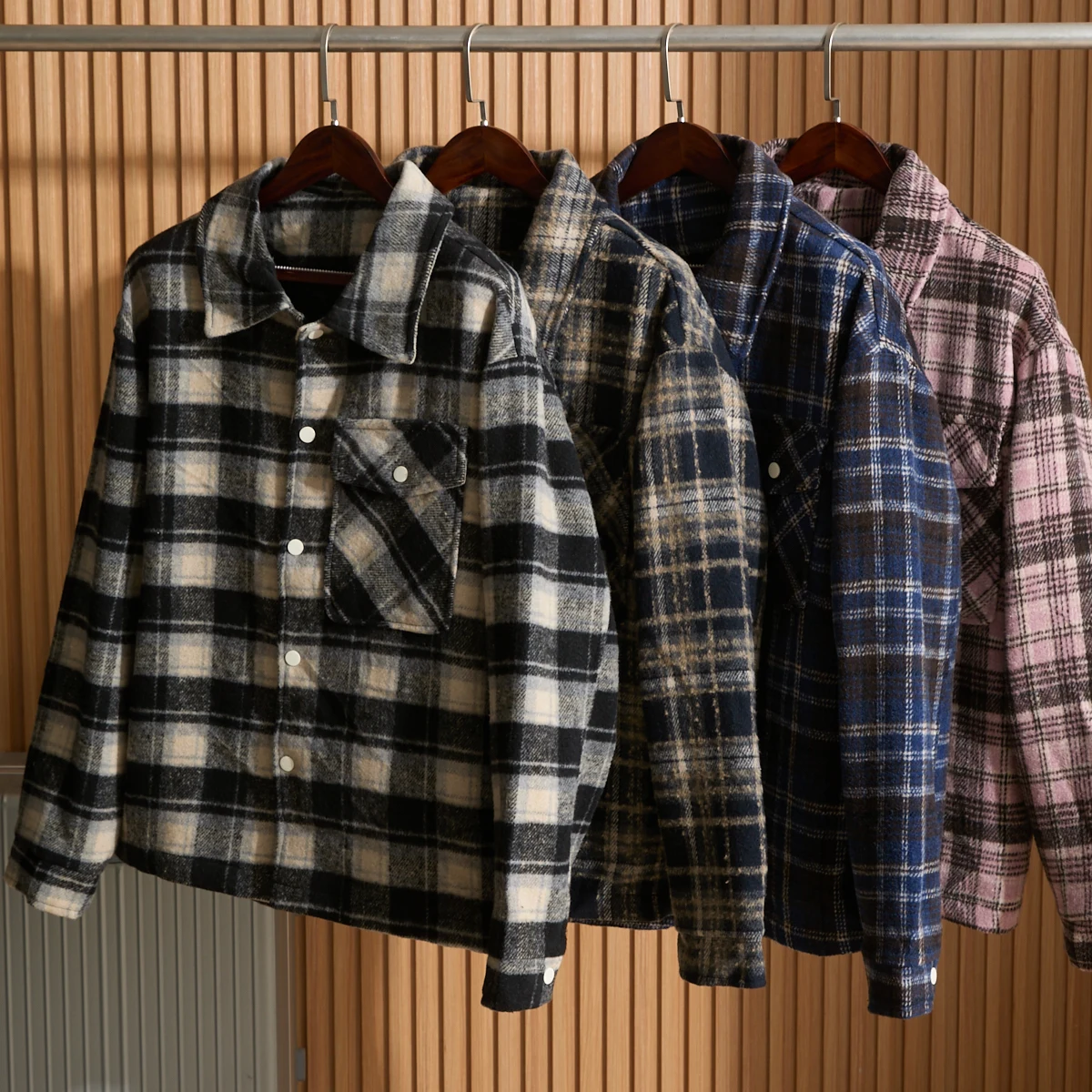 Модная мужская шерстяная куртка-рубашка осенне-зимняя, с отложным воротником, фланелевая, в клетку, рабочая серия, с длинным рукавом
Модная мужская шерстяная куртка-рубашка осенне-зимняя, с отложным воротником, фланелевая, в клетку, рабочая серия, с длинным рукавом