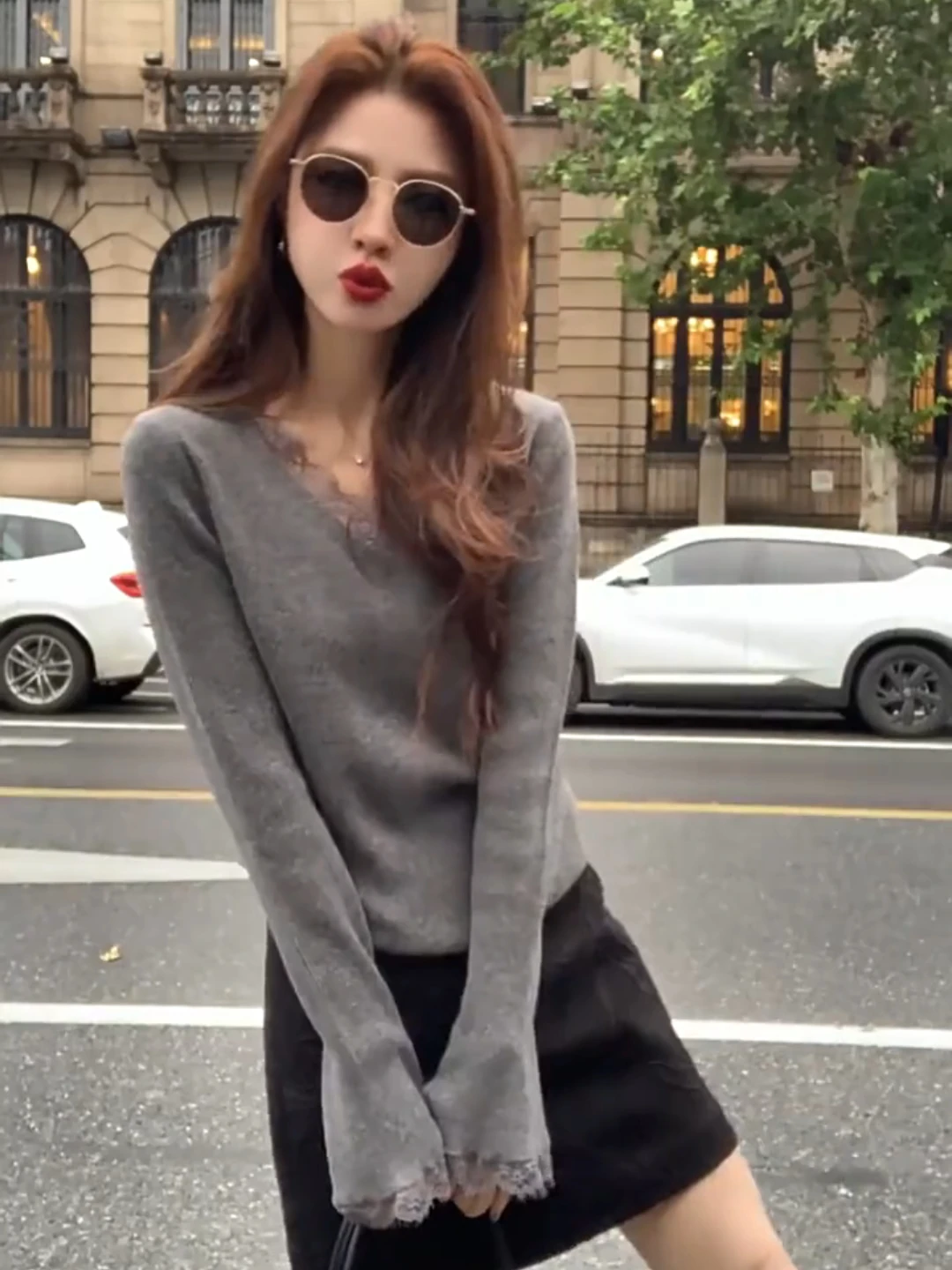 Женский осенне-зимний роскошный трикотажный топ V-образного выреза с кружевными вставками и эффектом пэчворк, модель Inner Beau Small
Женский осенне-зимний роскошный трикотажный топ V-образного выреза с кружевными вставками и эффектом пэчворк, модель Inner Beau Small