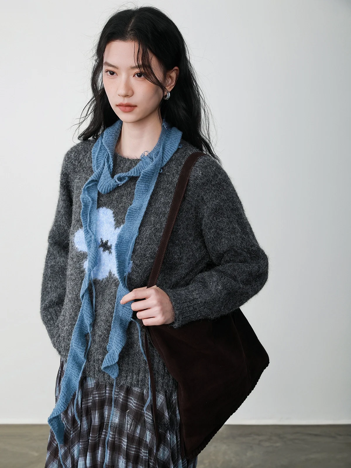 Свитер INGKO с круглым вырезом и длинными рукавами B5D638M, с цветочным узором, женский, свободного кроя, из полиэфирного волокна, зимний, утепленный трикотаж
Свитер INGKO с круглым вырезом и длинными рукавами B5D638M, с цветочным узором, женский, свободного кроя, из полиэфирного волокна, зимний, утепленный трикотаж