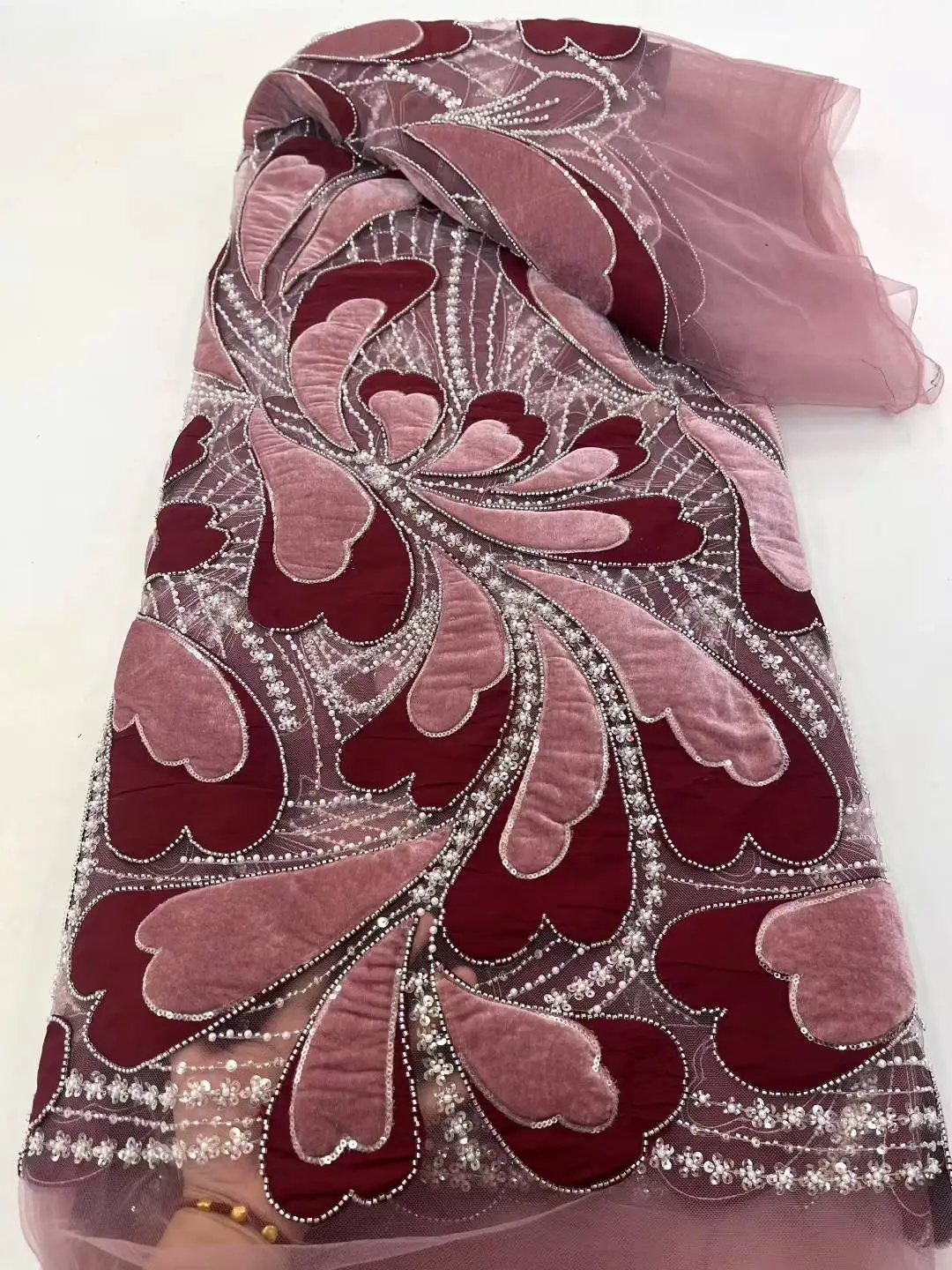 2025Luxury Elegant French Mesh Beads Embroidery Sequins Lace Fabric African Beaded Tulle Lace Fabrics For Wedding Dresses
2025Luxury Elegant French Mesh Beads Embroidery Sequins Lace Fabric African Beaded Tulle Lace Fabrics For Wedding Dresses