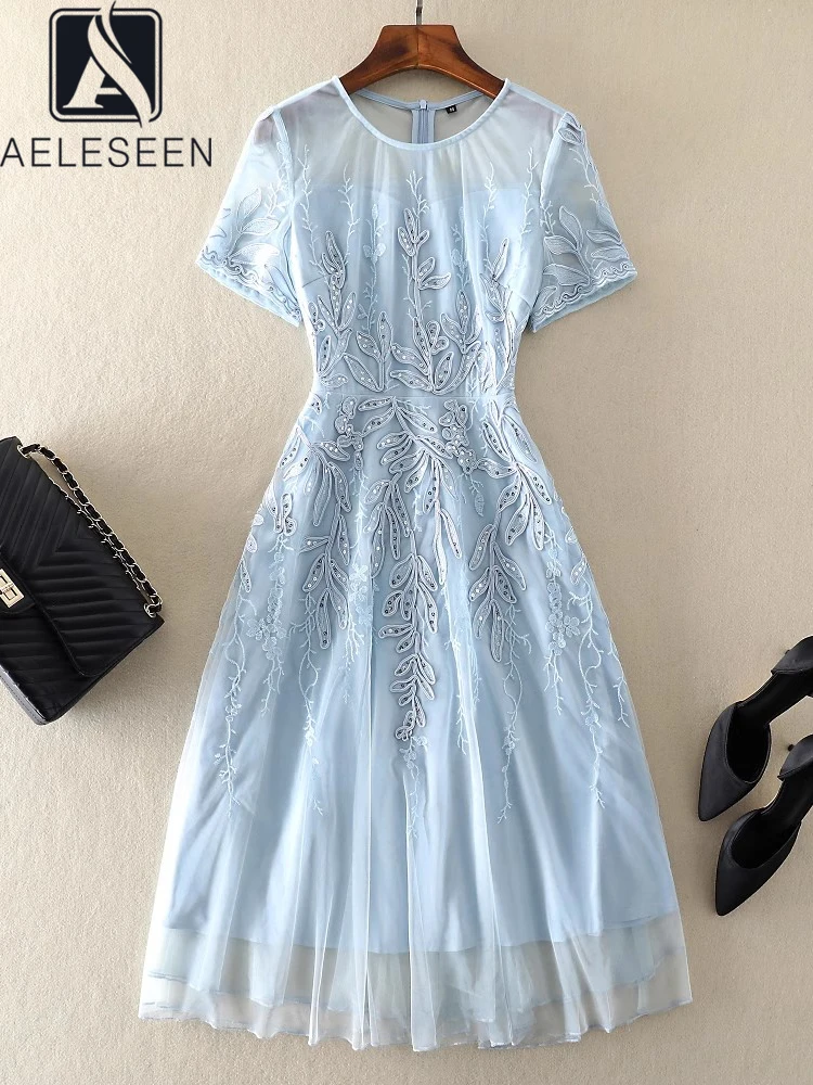 AELESEEN Summer Blue Dress Women's Runway Fashion Short Sleeve Flower Embroidery Seqined Mesh Midi Party Vacation
AELESEEN Summer Blue Dress Women's Runway Fashion Short Sleeve Flower Embroidery Seqined Mesh Midi Party Vacation